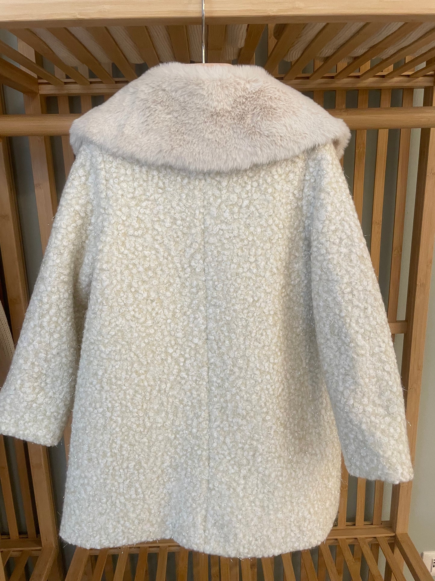 Cappotto bouclé collo pelliccia