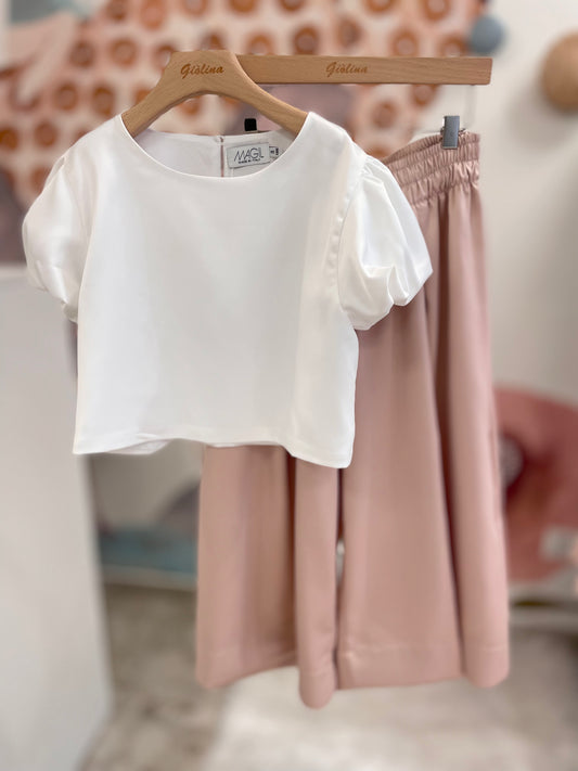 Top in raso manica a sbuffo con pantalone over