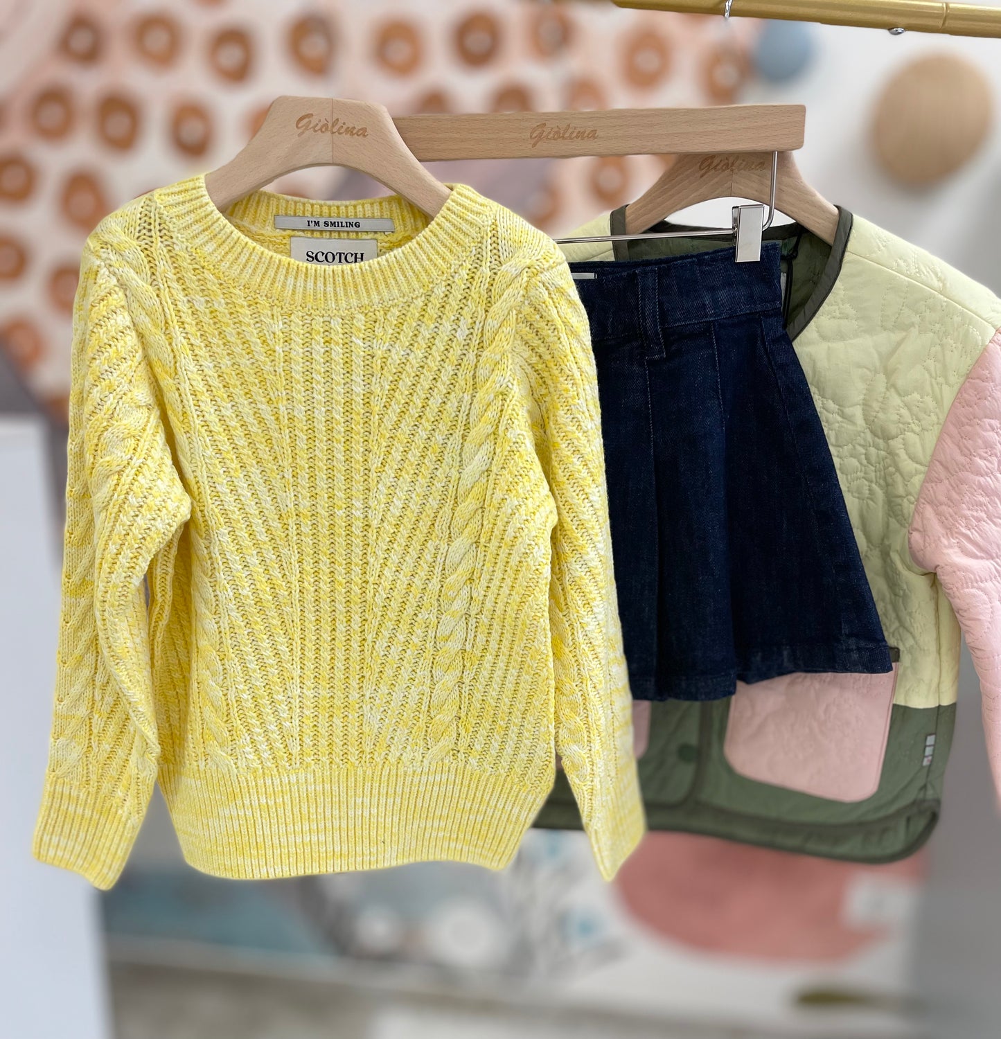 Giacca con maglia in cotone  e gonna denim