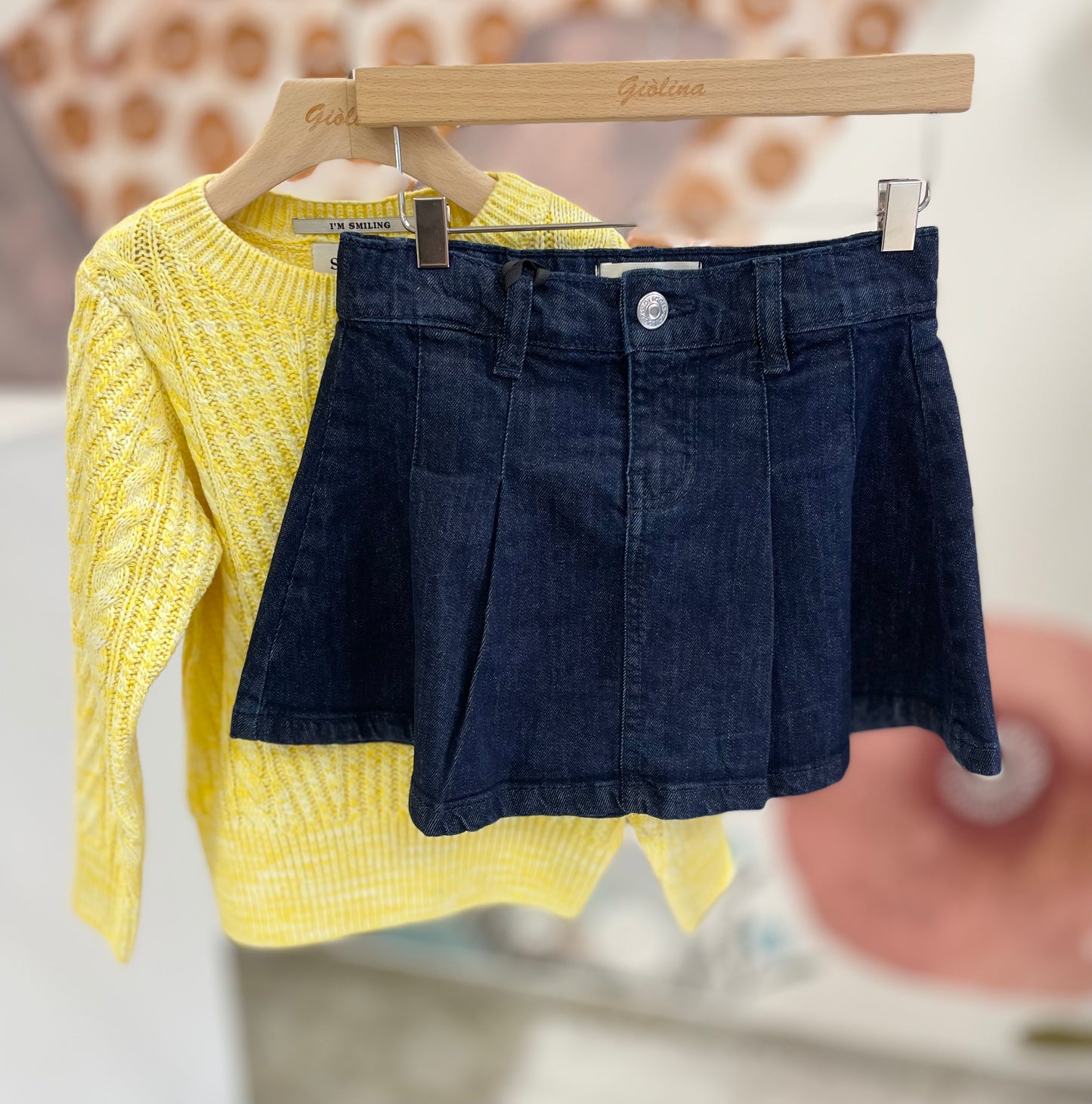 Giacca con maglia in cotone  e gonna denim