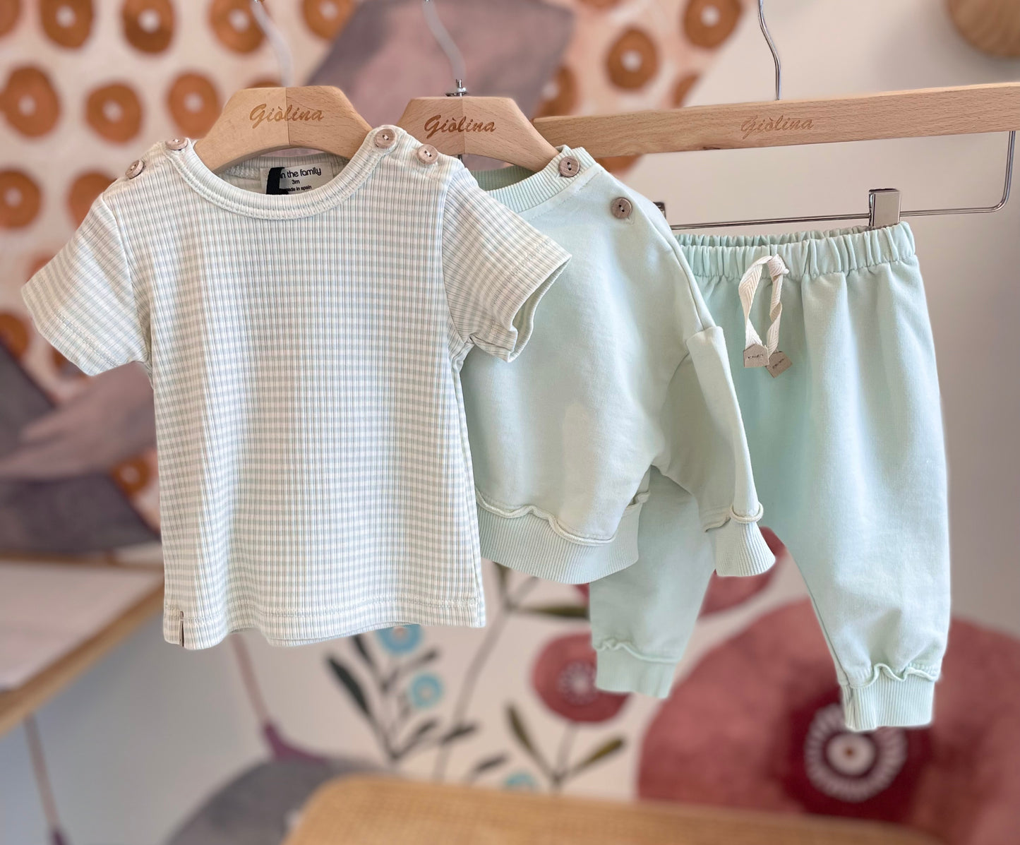 Completo tuta joggers felpa pantalone e t-shirt verde menta