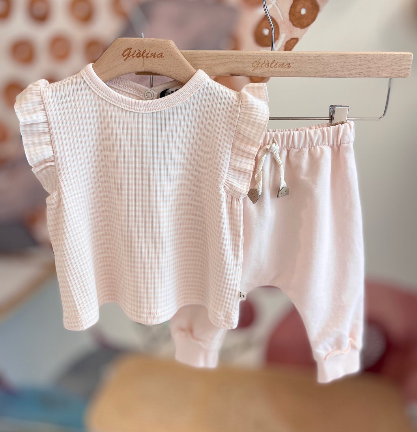 Completo tuta joggers felpa pantalone e t-shirt rosa