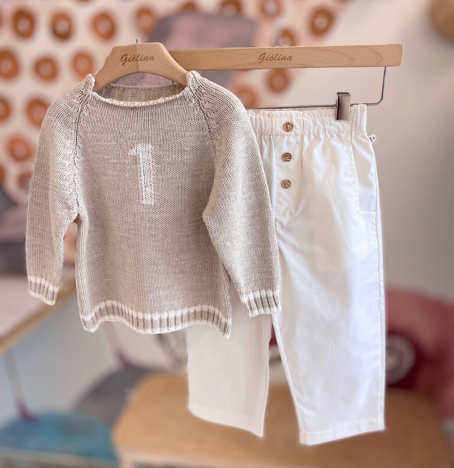 Camicia girocollo rigata con pantalone in tela