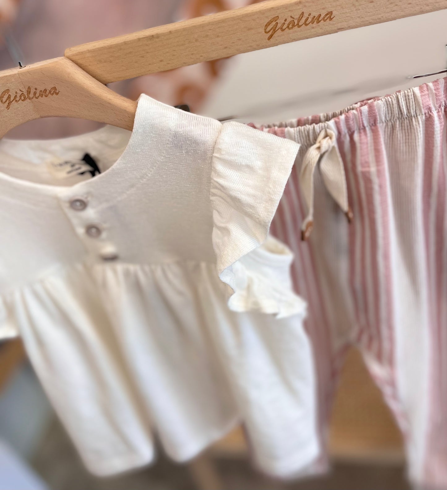 Blusa in lino con pantalone rigato