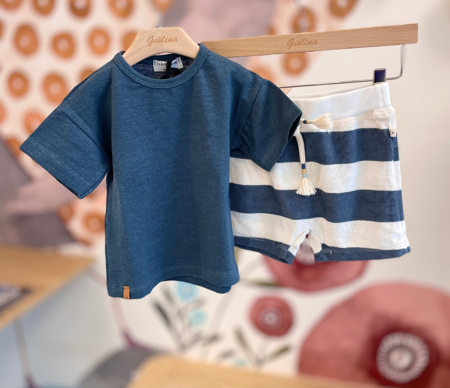 T-shirt oltre mare con shorts rigato in spugna