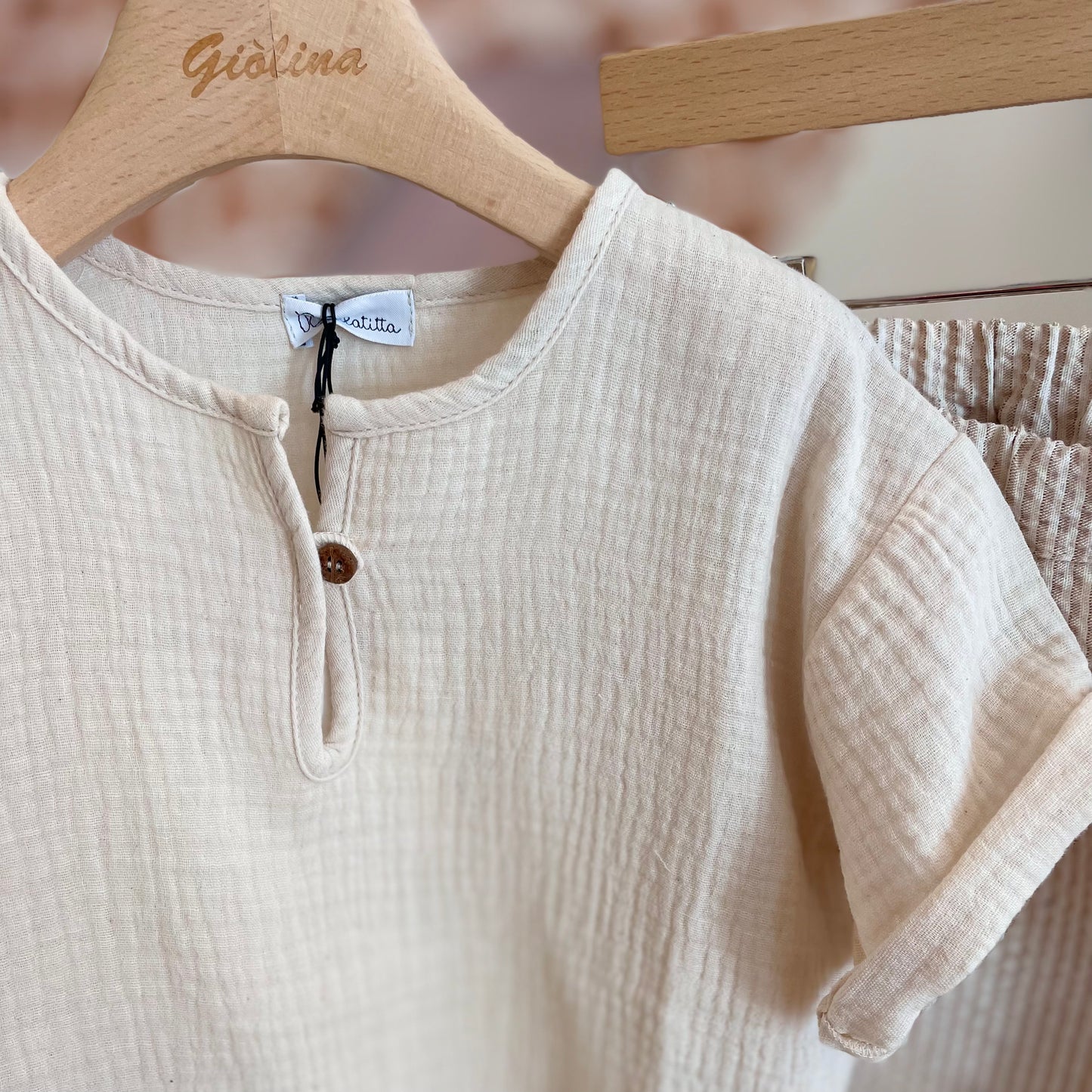 Camicia naturale in garza con bermuda rigatino