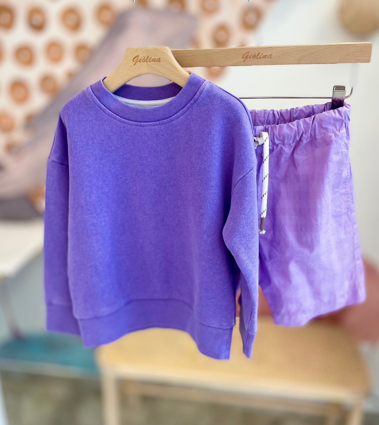 Camicia riga , t-shirt e bermuda scacchi