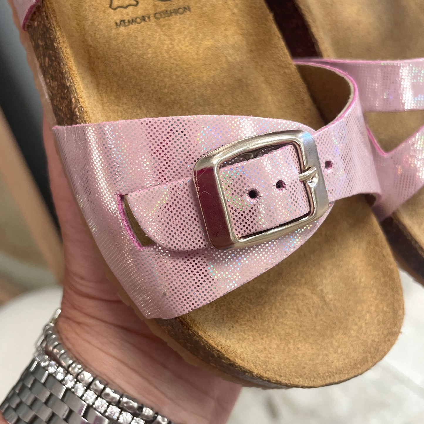 Sandalo laminato rosa