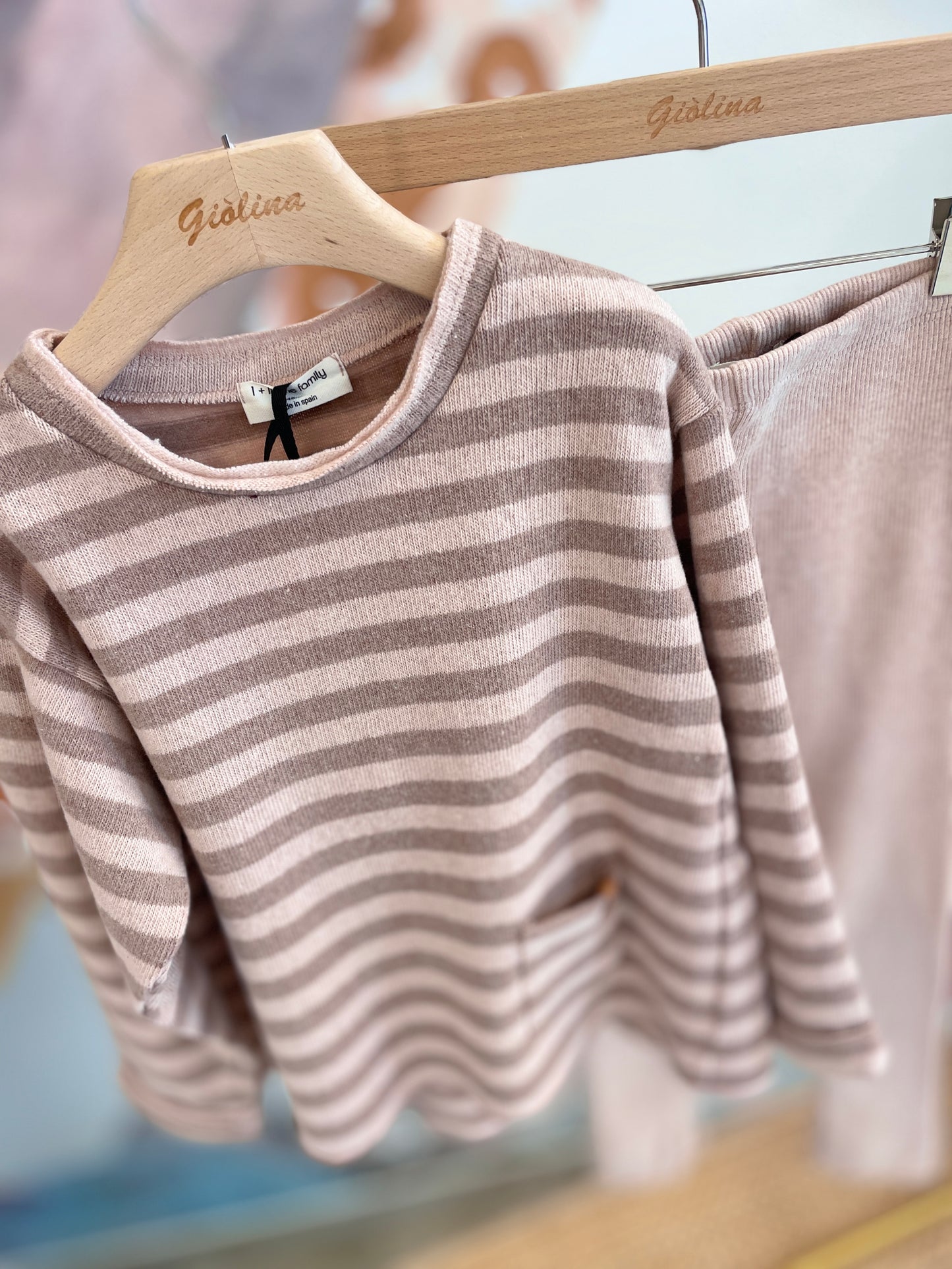 Mini abito rigato rosa con leggings a completo