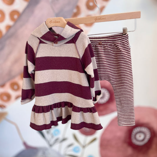 Abito in felpa con balza rigata con leggings mille righe