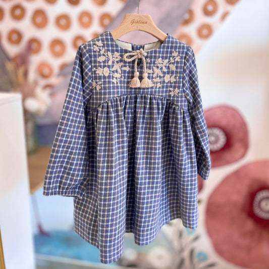 Abito check azzurro e nappina naturale