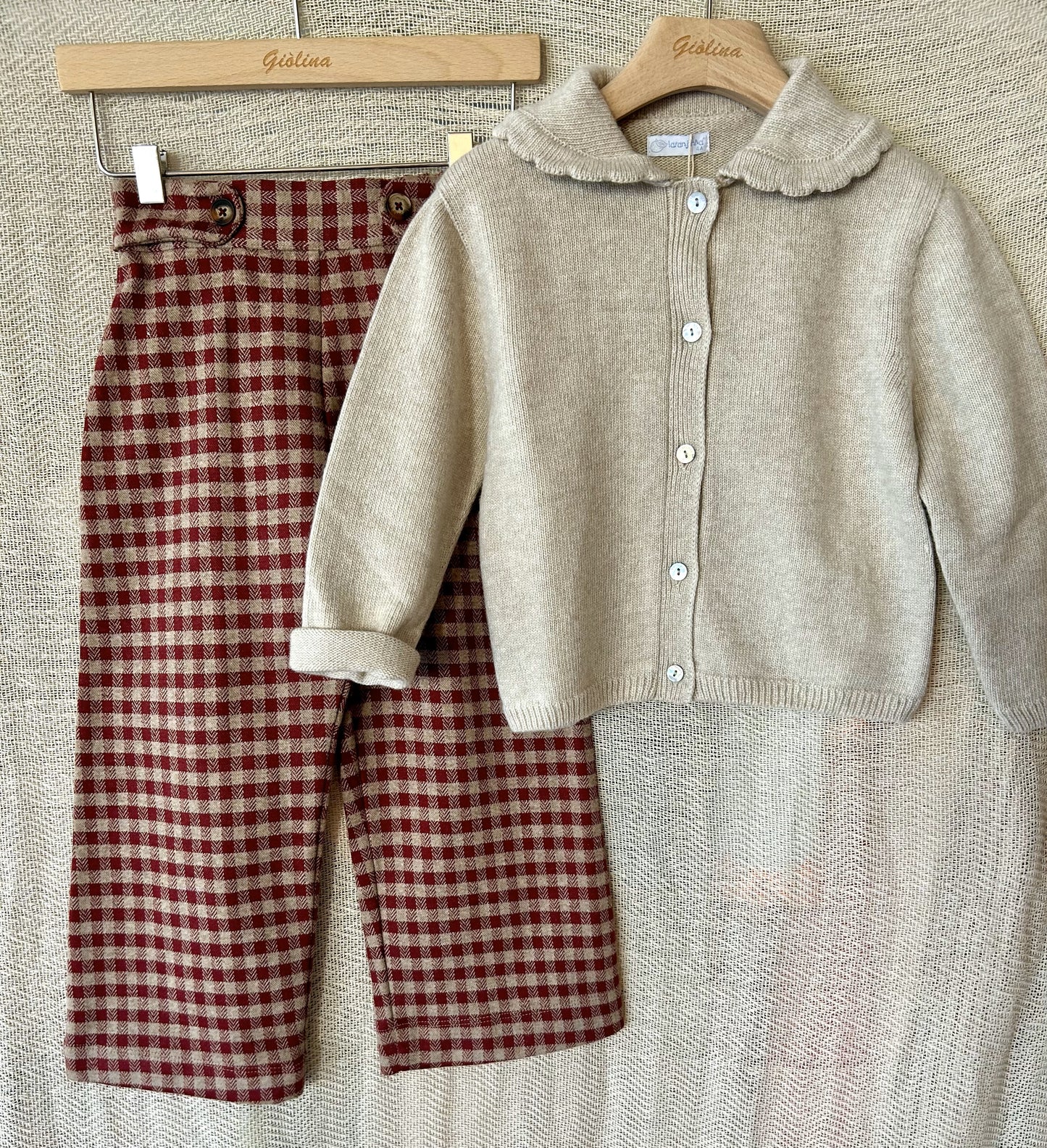 Cardigan con colletto / pantaloni quadretti