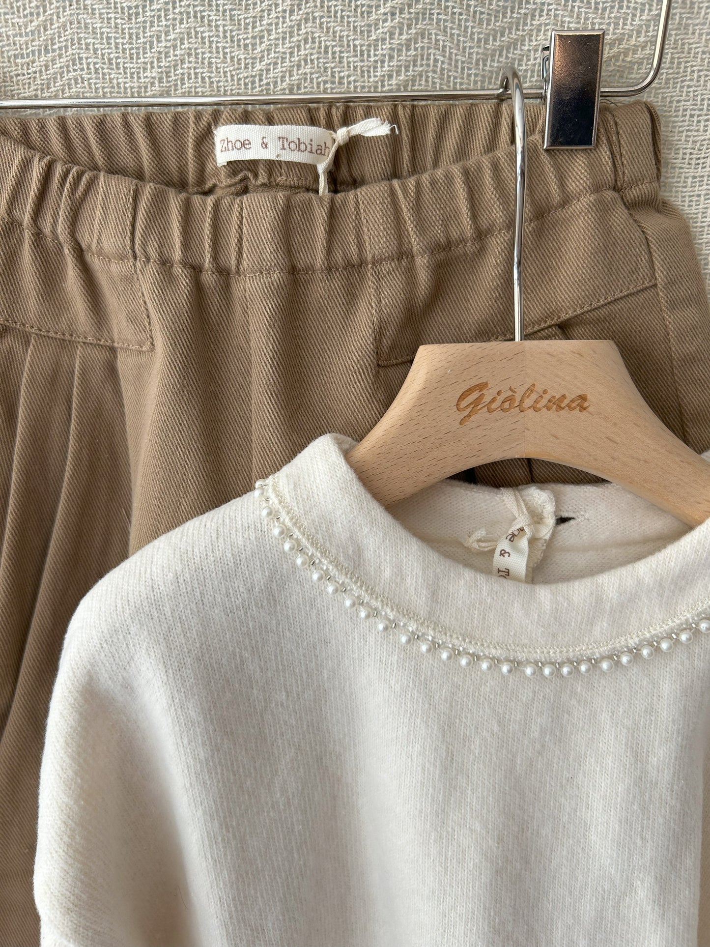 Maglia in caldo cotone con perline / Pantalone con pinces