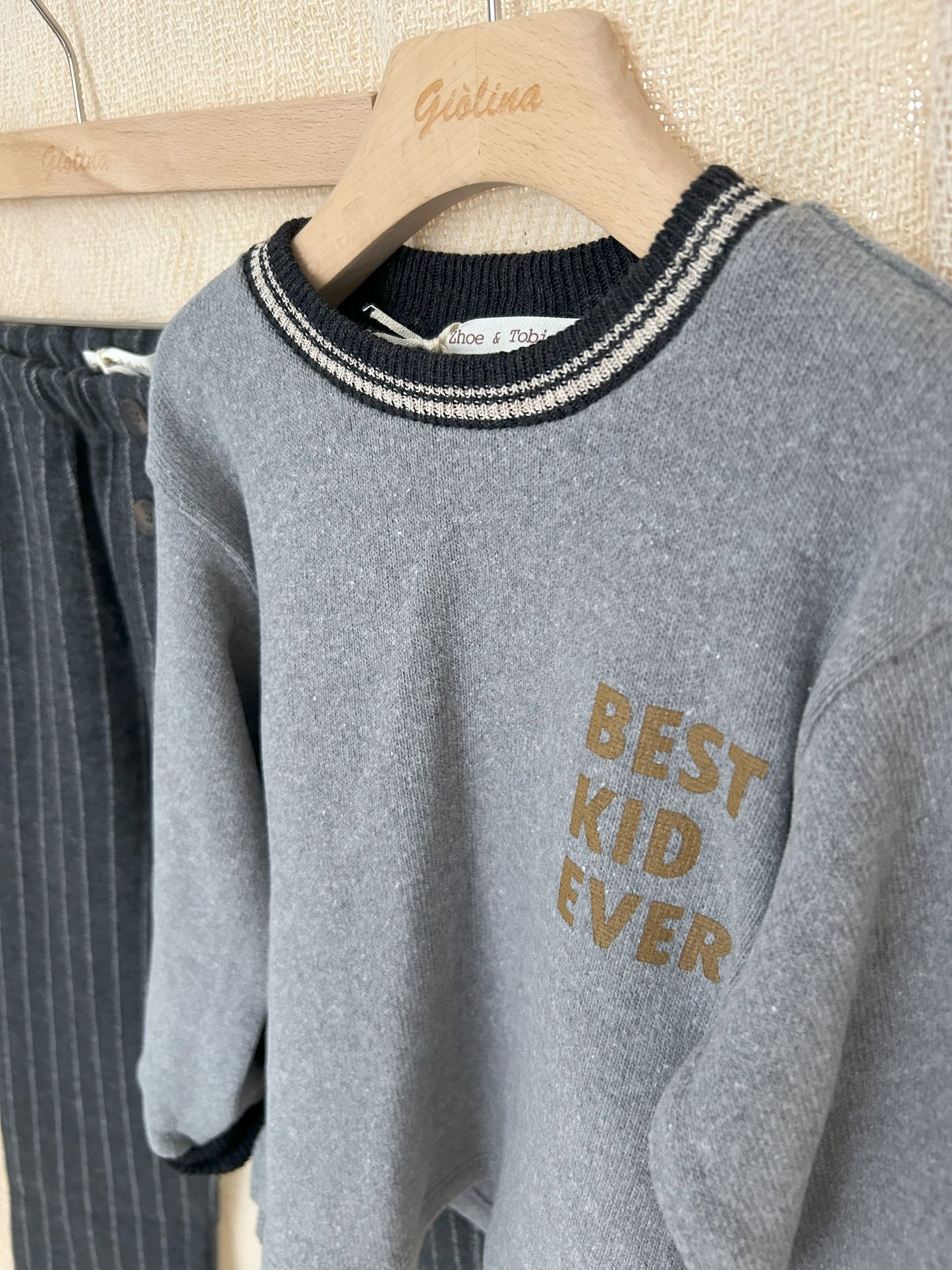 Maglia in caldo cotone "best kid ever" / Pantalone gessato